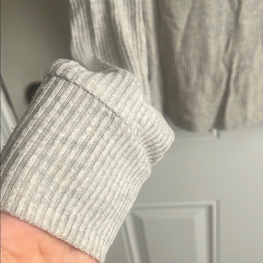 Beyond Yoga Gray Ribbed Sweater - Picture 4 of 7